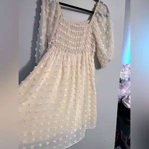 Very pretty bubble sleeve dress
